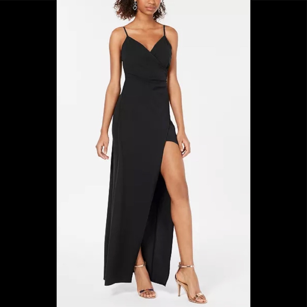Long black dress, comfortable, designed for any special event, size XS.